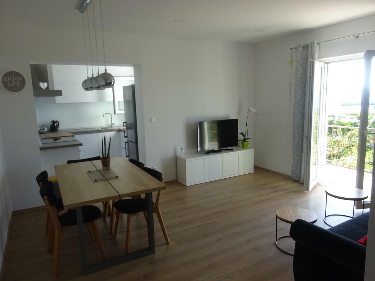 Apartment Duce Omiš Esterno foto