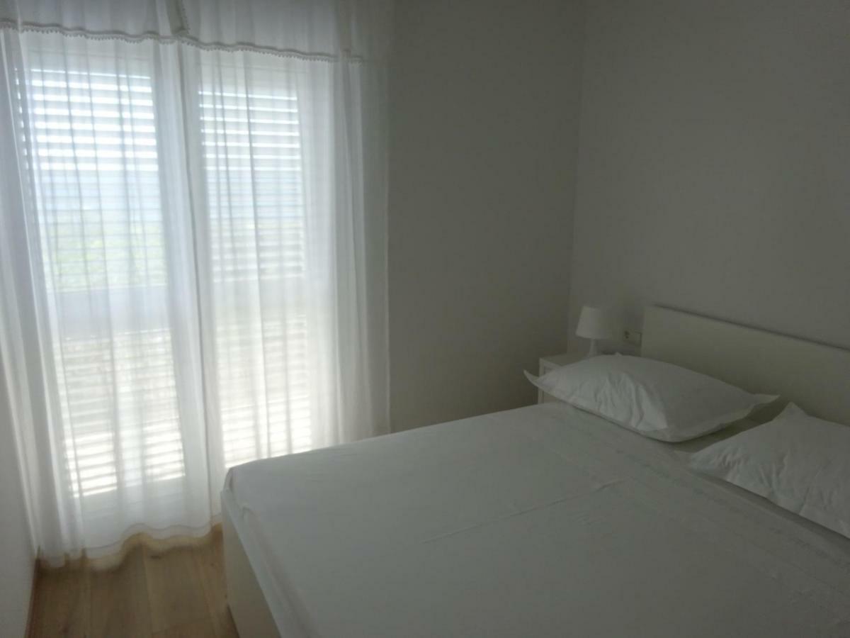 Apartment Duce Omiš Esterno foto