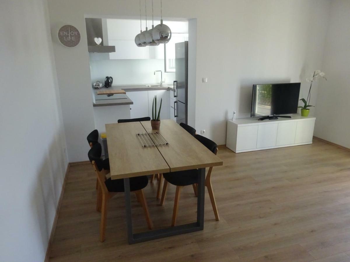 Apartment Duce Omiš Esterno foto